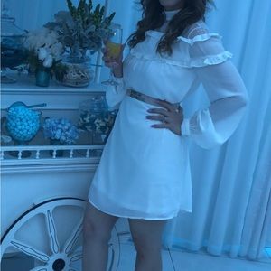 White dress. Size US4